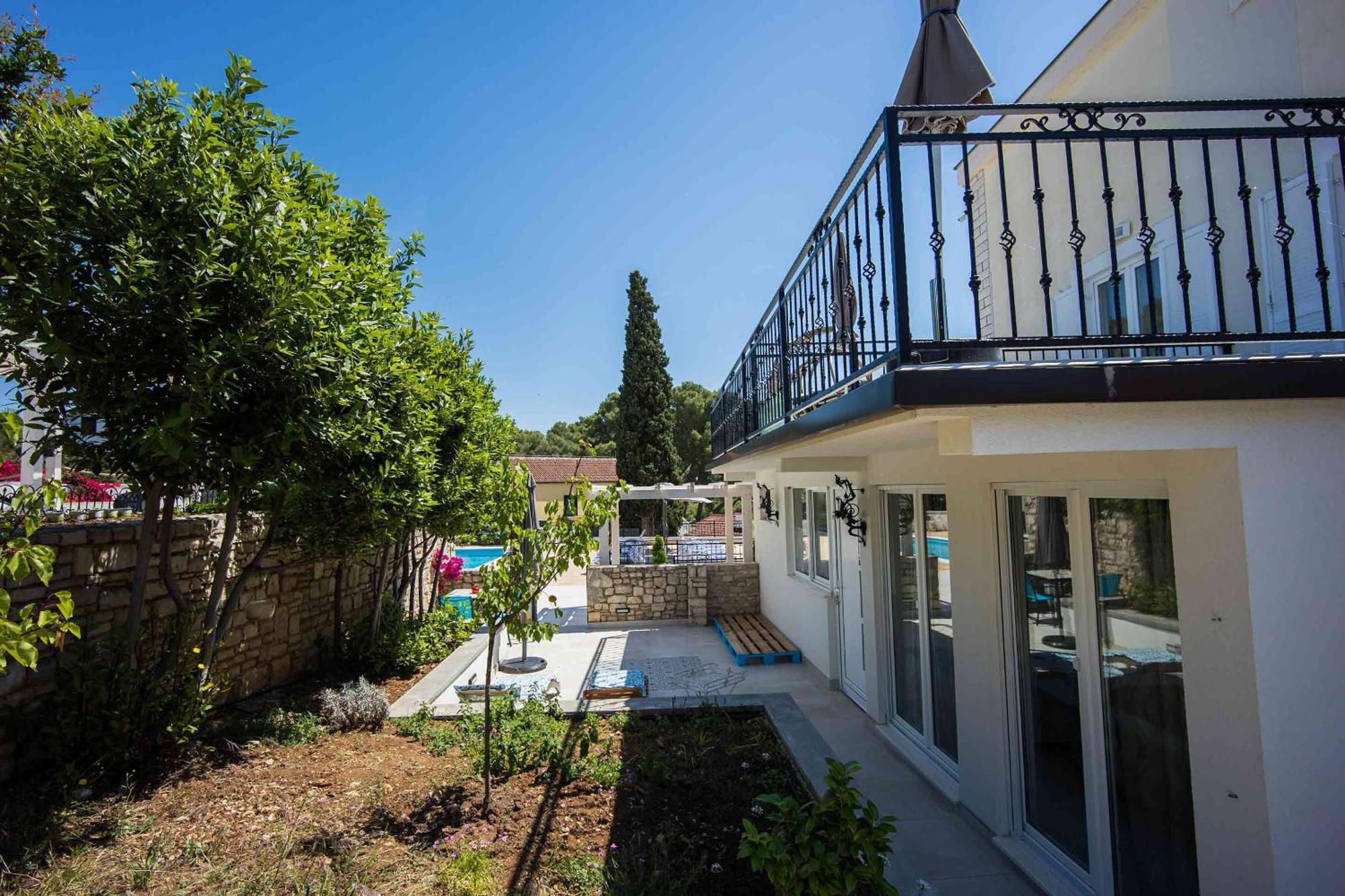 Boutique Guesthouse Sveti Petar, On The Beach, Heated Pool & Boat Berth - Adult Only Necujam Bagian luar foto