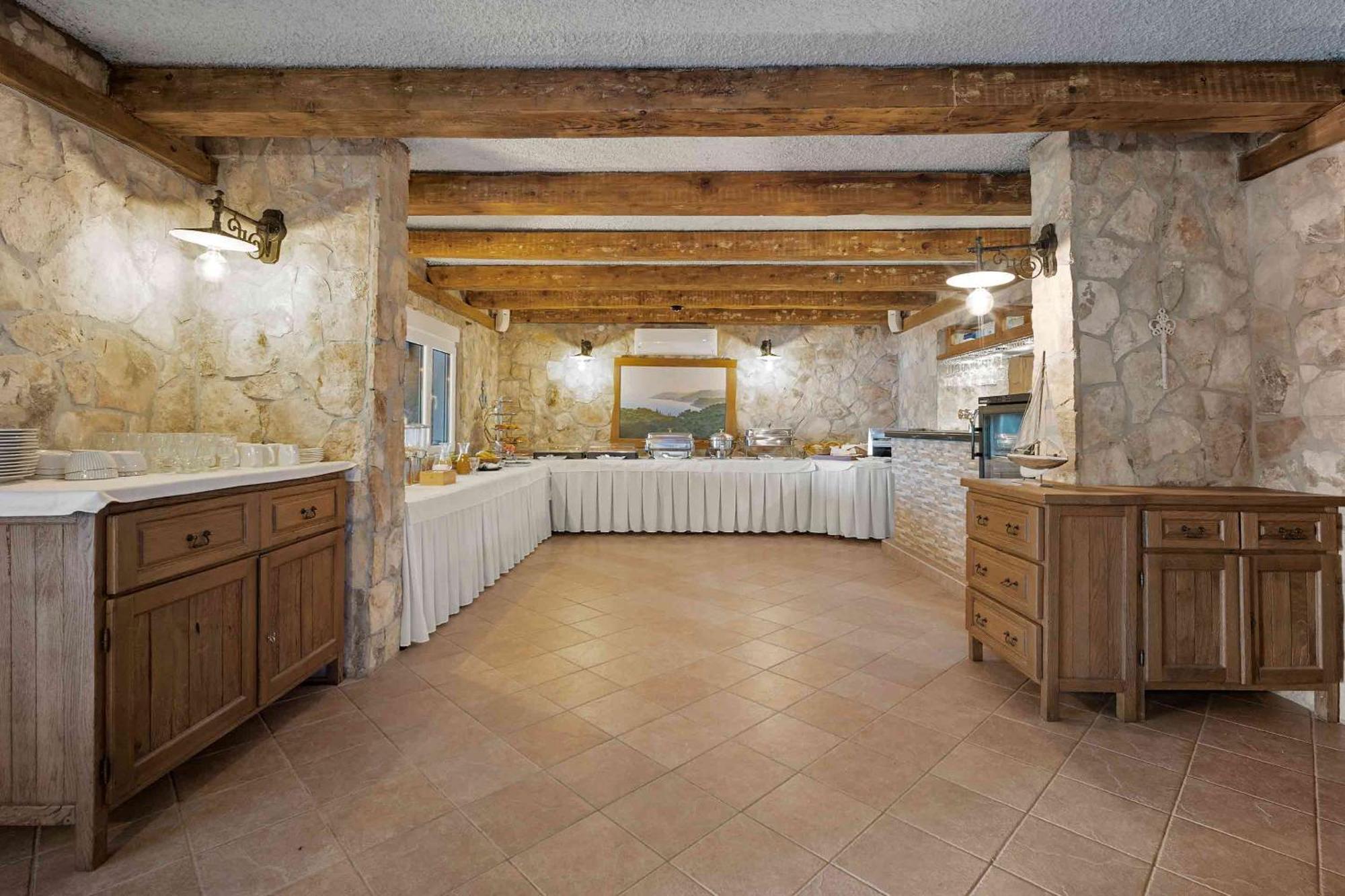 Boutique Guesthouse Sveti Petar, On The Beach, Heated Pool & Boat Berth - Adult Only Necujam Bagian luar foto