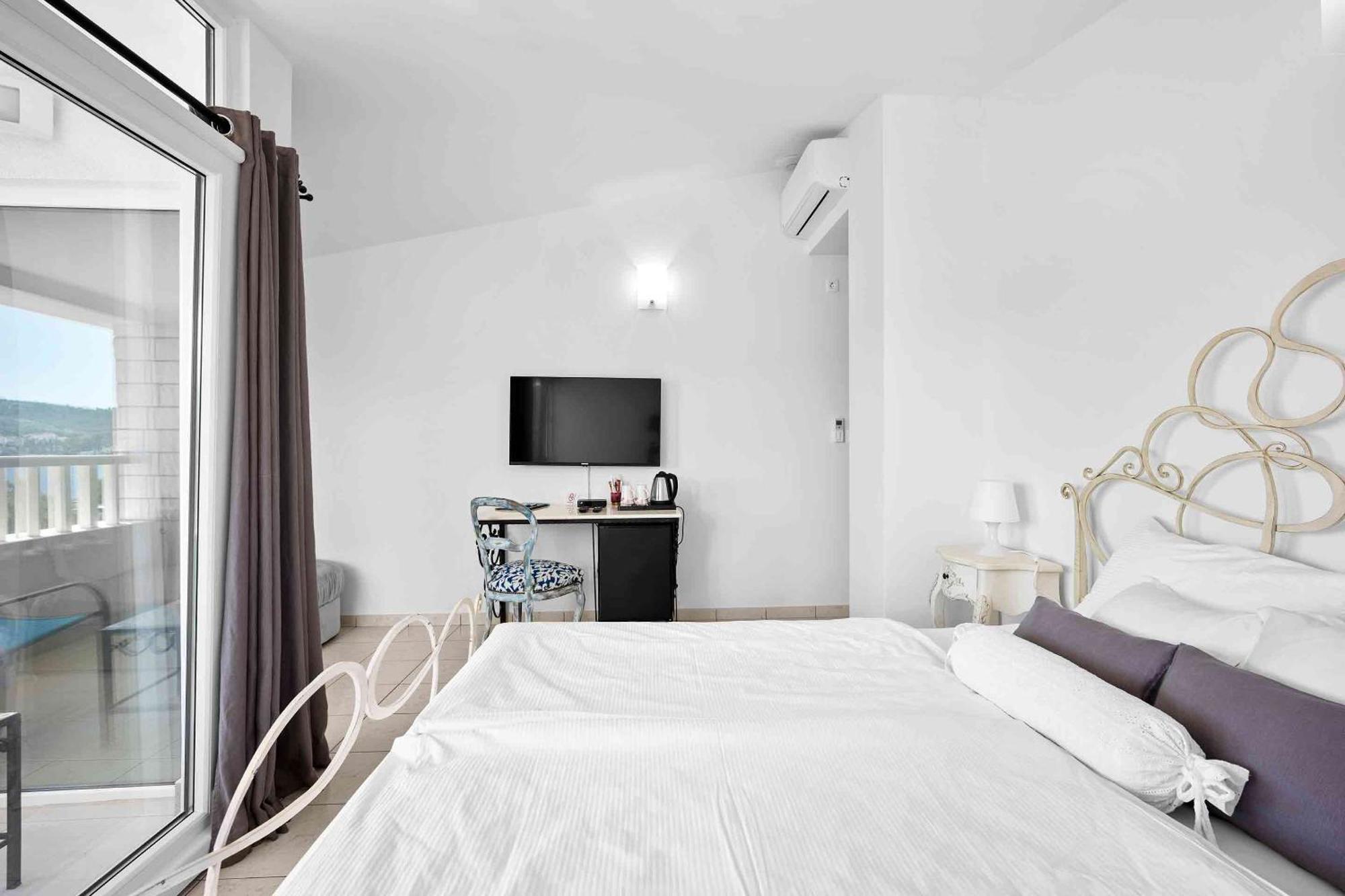 Boutique Guesthouse Sveti Petar, On The Beach, Heated Pool & Boat Berth - Adult Only Necujam Ruang foto